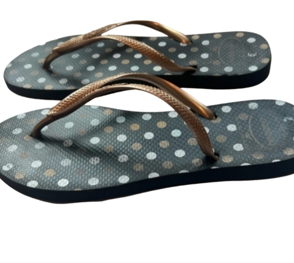 Havaianas Flip Flops Size 8.5 Bronze Upper With Black Sole. Polka-dot Detailing. - Picture 2 of 5